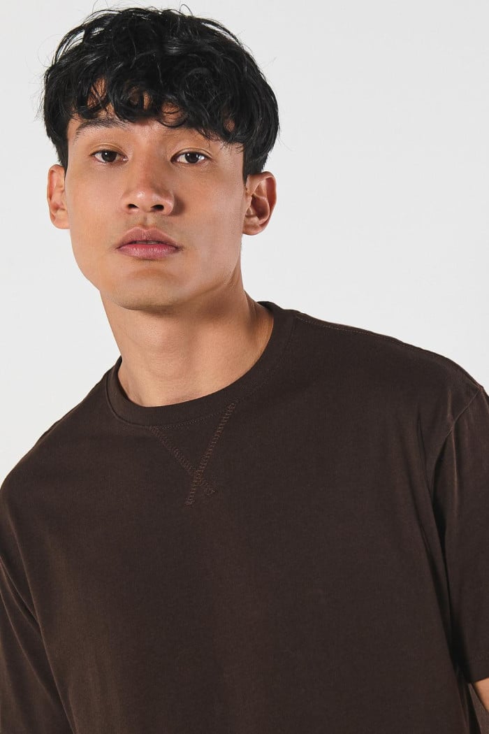 Camiseta manga corta en algodón unicolor con costura