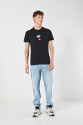 Camiseta cuello redondo unicolor con arte de Snoopy