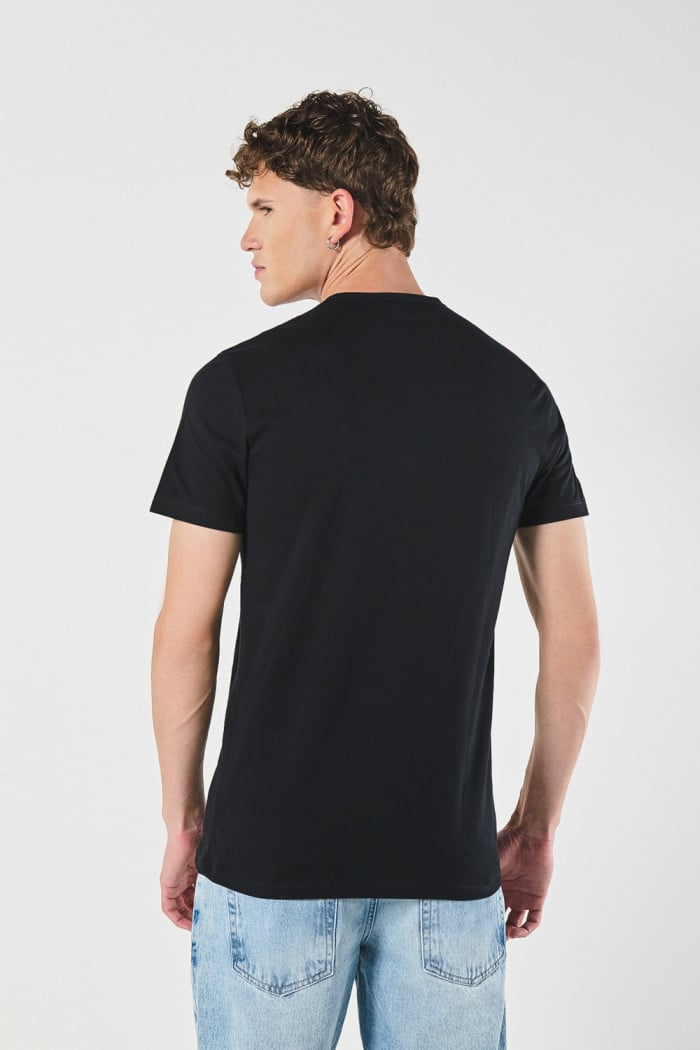 Camiseta cuello redondo unicolor con arte de Snoopy