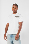 Camiseta crema clara con diseños místicos y manga corta
