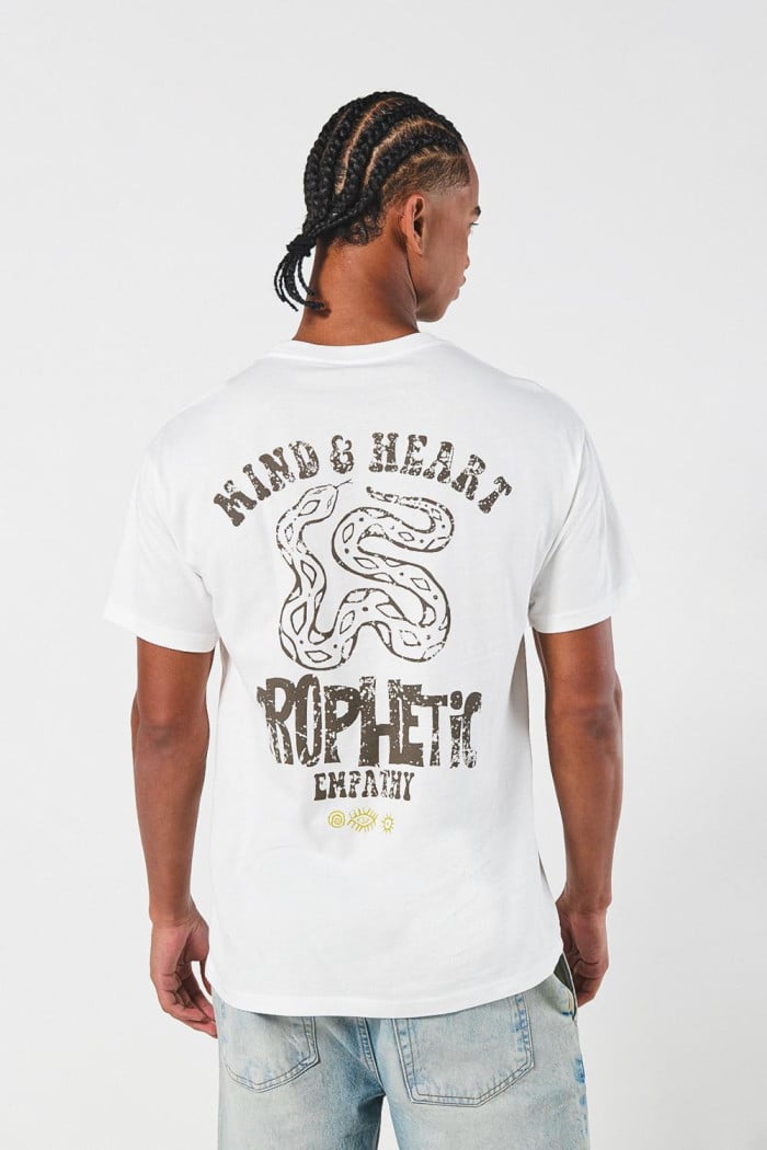Camiseta crema clara con diseños místicos y manga corta