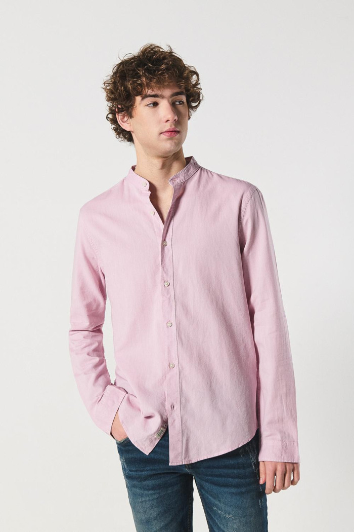 Camisa cuello nerú unicolor con botones y manga larga