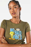 Camiseta en rib verde manga corta con arte de Looney Tunes