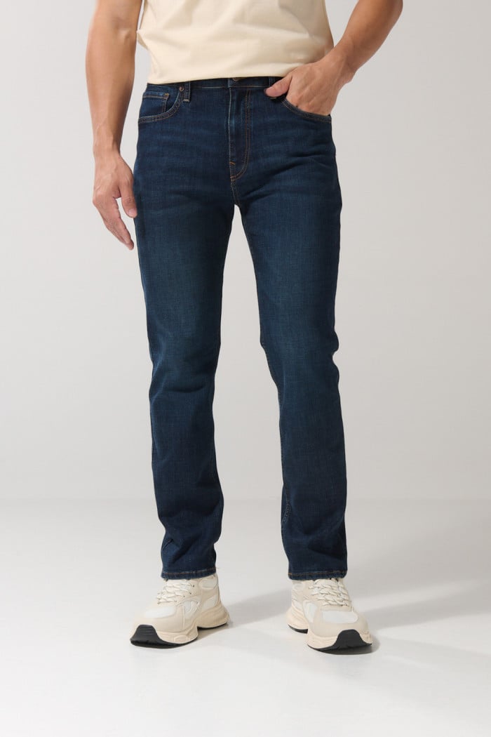 Jean azul oscuro straight leg tiro bajo con bota recta