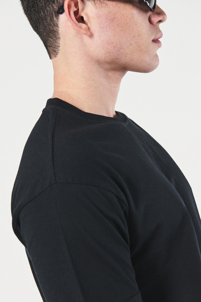 Camiseta en algodón manga corta unicolor para hombre, doblez en mangas y pespunte en frente.