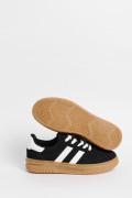 Tenis unicolores casuales con contrastes y cortes