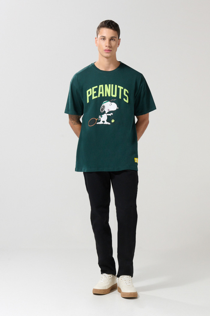 Camiseta oversize verde cuello redondo de Snoopy