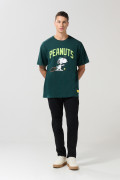 Camiseta oversize verde cuello redondo de Snoopy