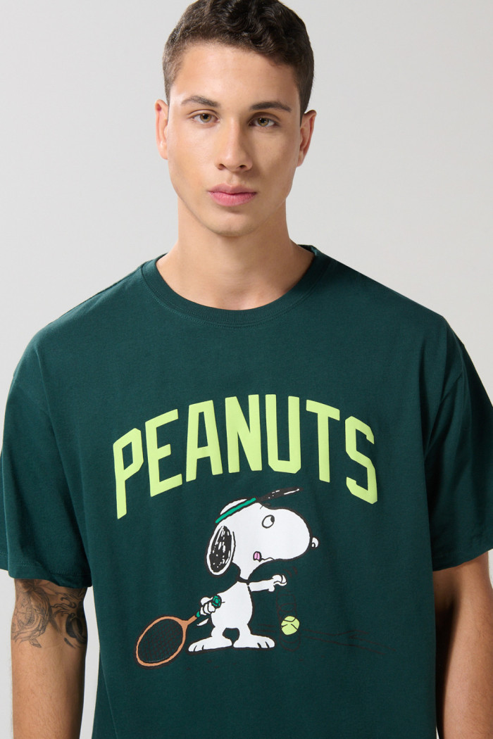 Camiseta oversize verde cuello redondo de Snoopy
