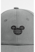 Cachucha gris intensa beisbolera con diseño de Mickey