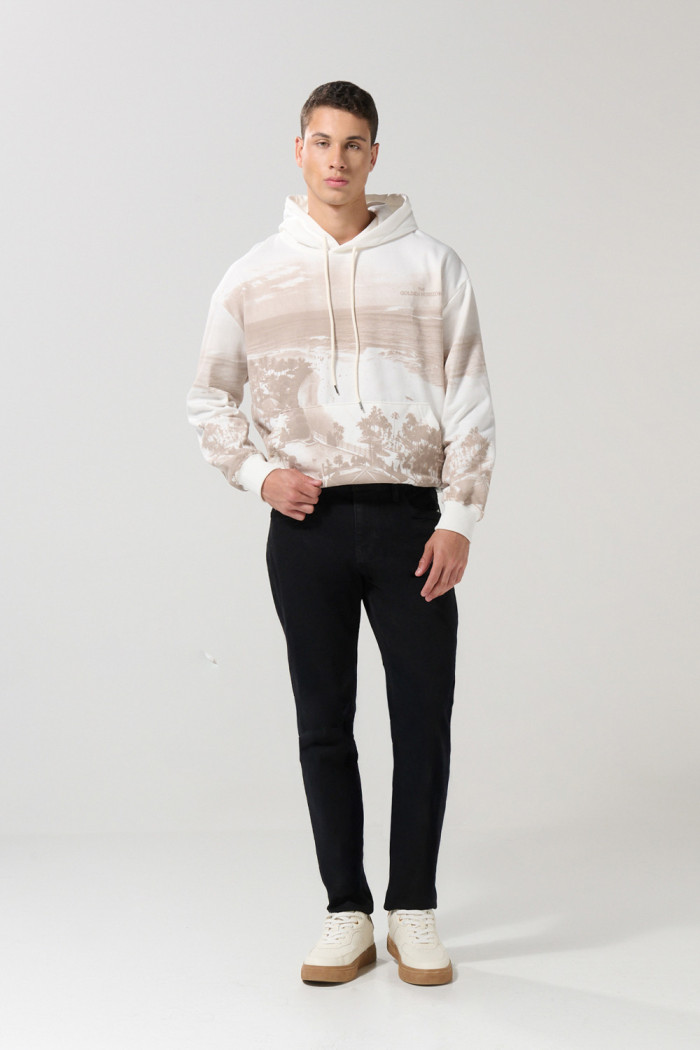 Jean tiro bajo ajustado skinny negro con 5 bolsillos
