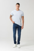 Jean skinny azul oscuro ajustado con tiro bajo y bolsillos