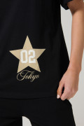 Camiseta en algodón negra manga corta con diseño college