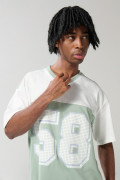 Camiseta cuello V verde oversize con arte college numérico