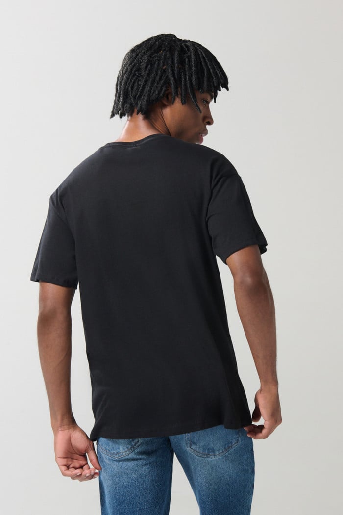 Camiseta del Pájaro Loco negra con cuello redondo
