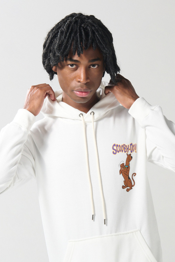 Buzo con capota crema claro y arte de Scooby-Doo