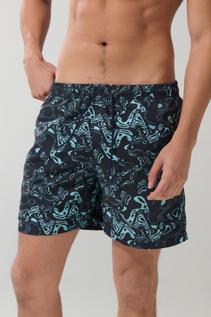 Bermuda tiro bajo playera azul intensa estampada
