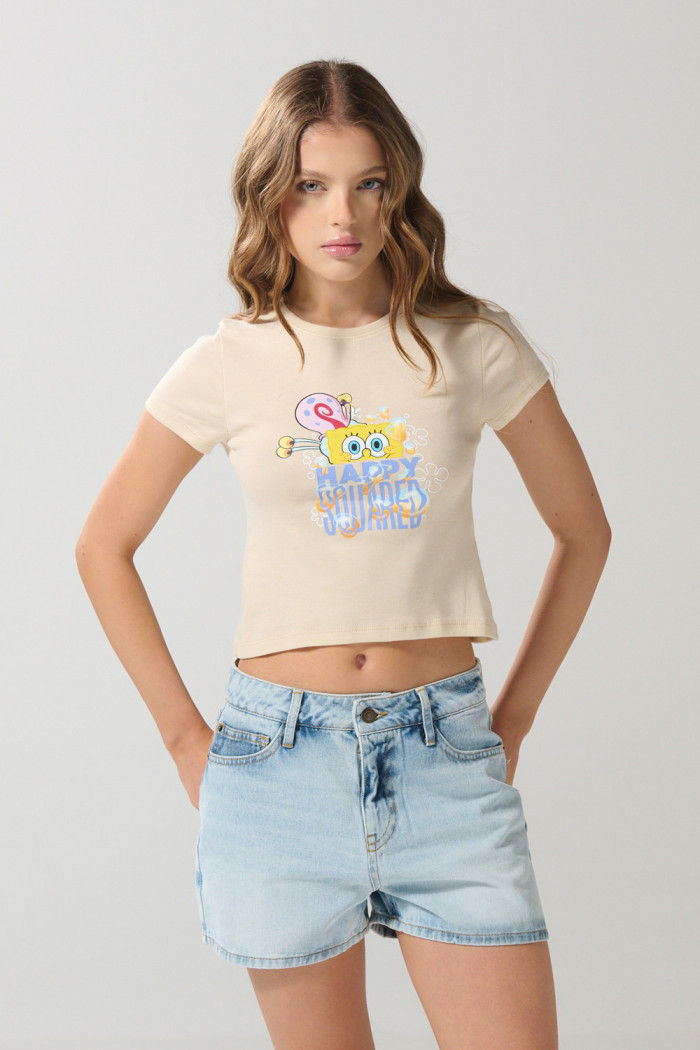 Camiseta en rib manga corta kaki con arte de Bob Esponja