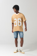 Camiseta oversize café clara college con cuello V