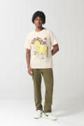 Camiseta cuello redondo kaki con arte de Bob Esponja
