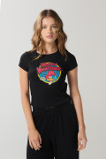 Camiseta negra del Pájaro Loco con cuello redondo