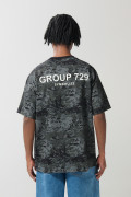 Camiseta oversize negra tie dye cuello redondo con textos