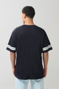 Camiseta cuello redondo azul intensa oversize college