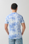 Camiseta tie dye azul manga corta con diseño de South Park