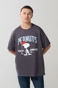 Camiseta manga corta con estampado en frente de Snoopy