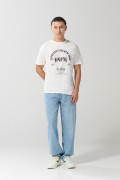 Camiseta crema clara college holgada con manga corta