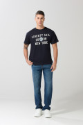 Camiseta en algodón college azul con cuello redondo