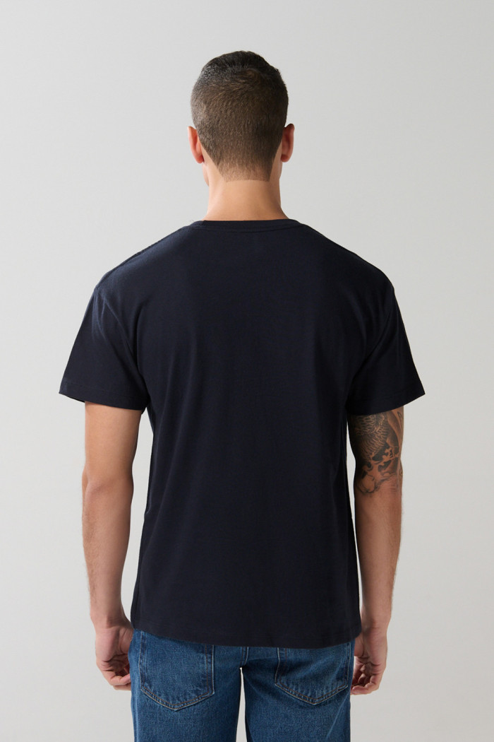Camiseta en algodón college azul con cuello redondo