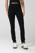 Jean push up tiro alto negro con realce y bolsillos