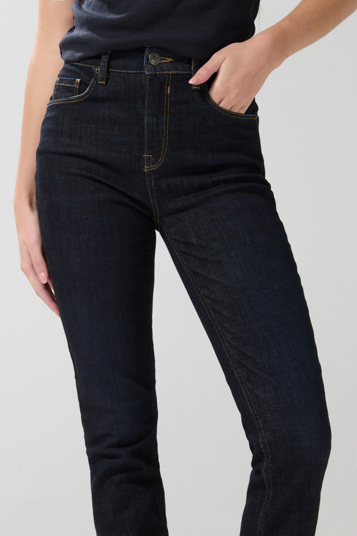 Jean jegging tiro alto azul intenso con costuras visibles