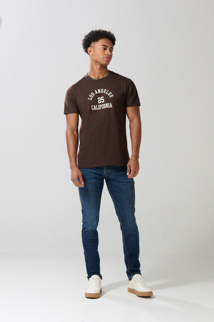 Jean skinny tiro bajo azul oscuro ajustado con bolsillos