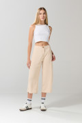 Pantalón culotte kaki claro con bota ancha y tiro alto