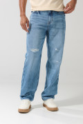 Jean 90´S azul claro con rotos, bota ancha y tiro medio