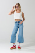Jean culotte tiro alto azul claro con bota ancha y bolsillos
