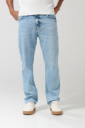 Jean straight leg bota recta azul claro con tiro bajo