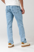 Jean straight leg bota recta azul claro con tiro bajo