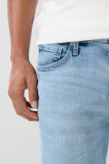 Jean straight leg bota recta azul claro con tiro bajo