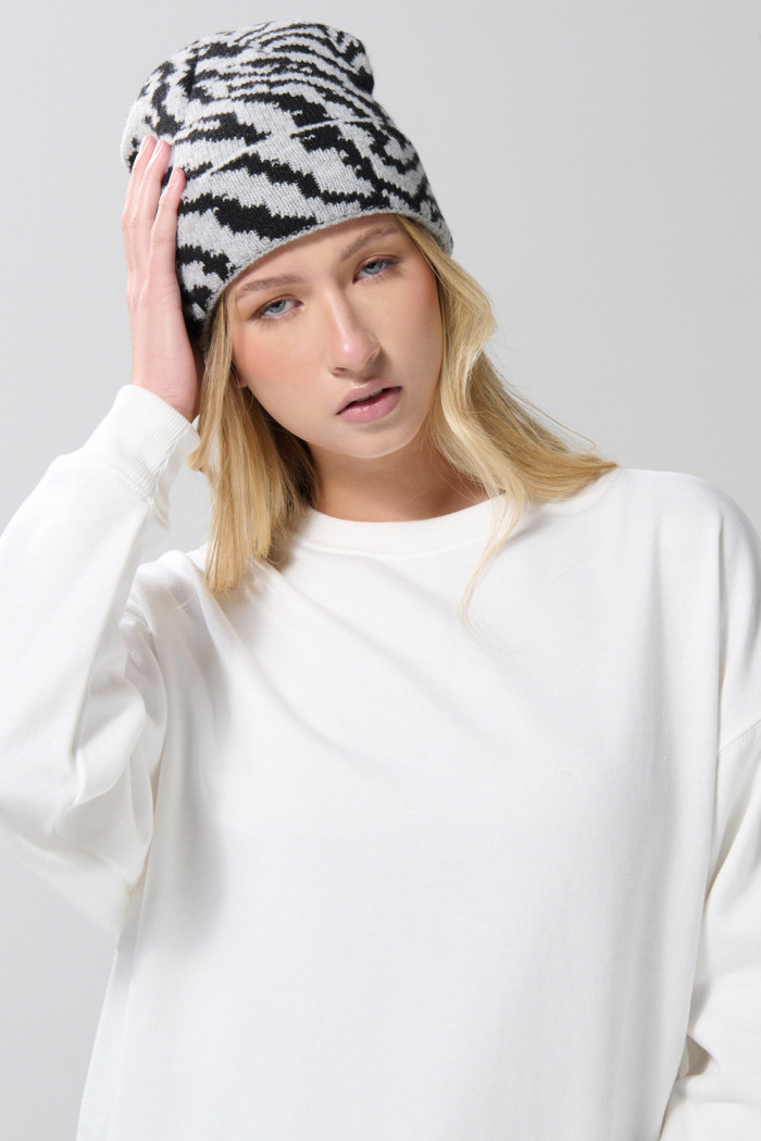 Buzo cuello redondo oversize con manga larga unicolor