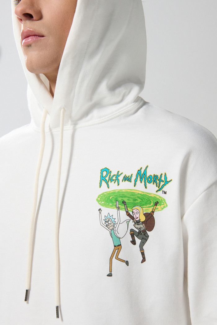 Buzo de Rick and Morty crema con capota y bolsillo