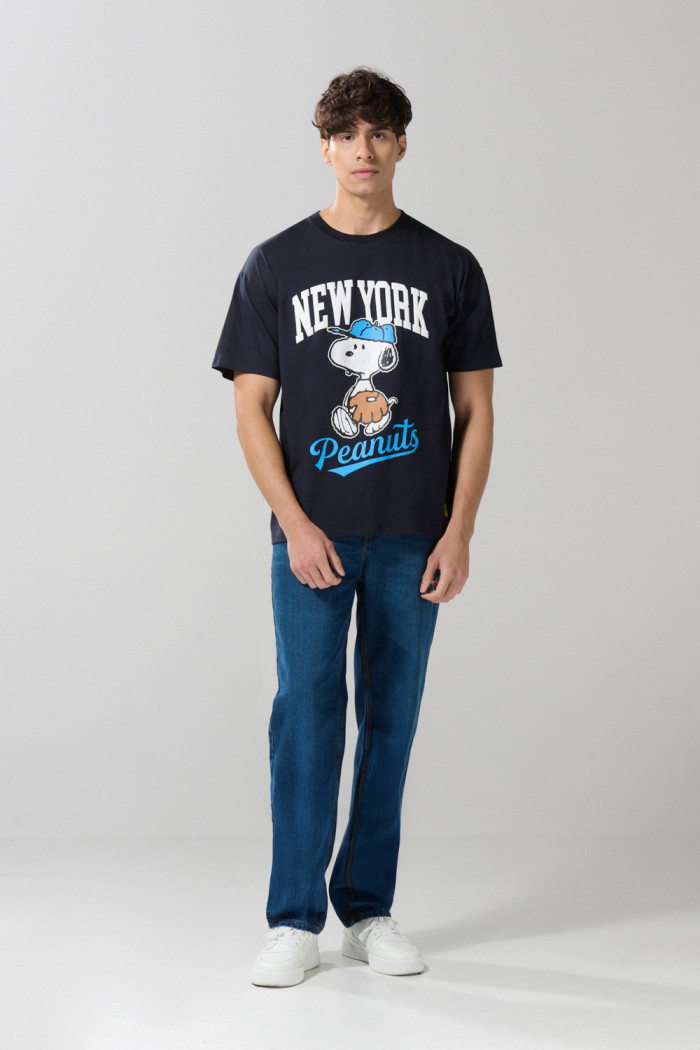 Camiseta azul intensa manga corta oversize de Snoopy