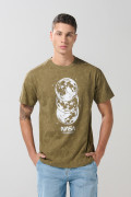 Camiseta manga corta verde tie dye con arte de NASA
