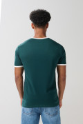 Camiseta manga corta con contrastes unicolor college