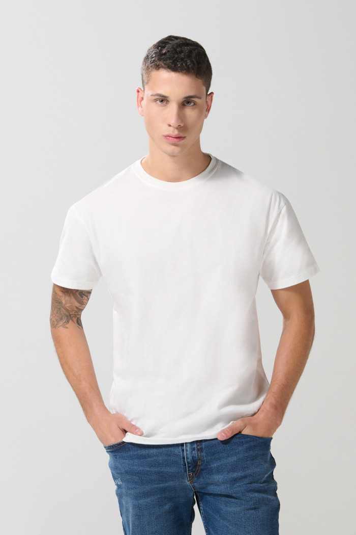 Camiseta en algodón crema manga corta con hombro rodado