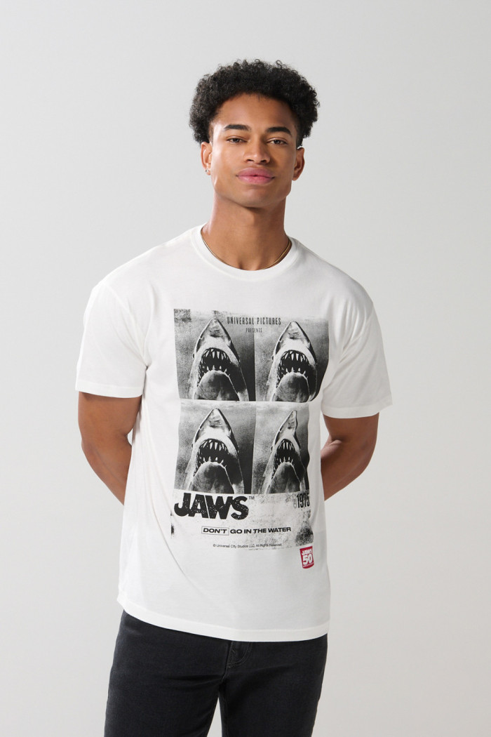 Camiseta cuello redondo crema con estampado de Tiburón
