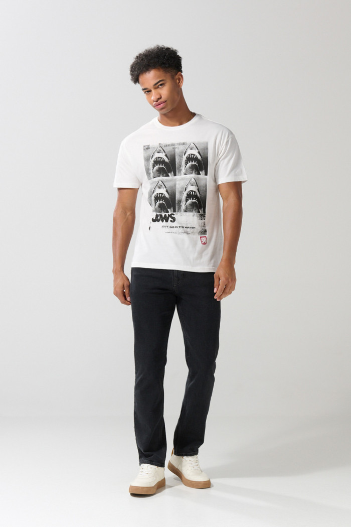 Camiseta cuello redondo crema con estampado de Tiburón
