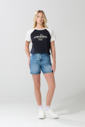 Camiseta azul manga ranglan corta con arte college